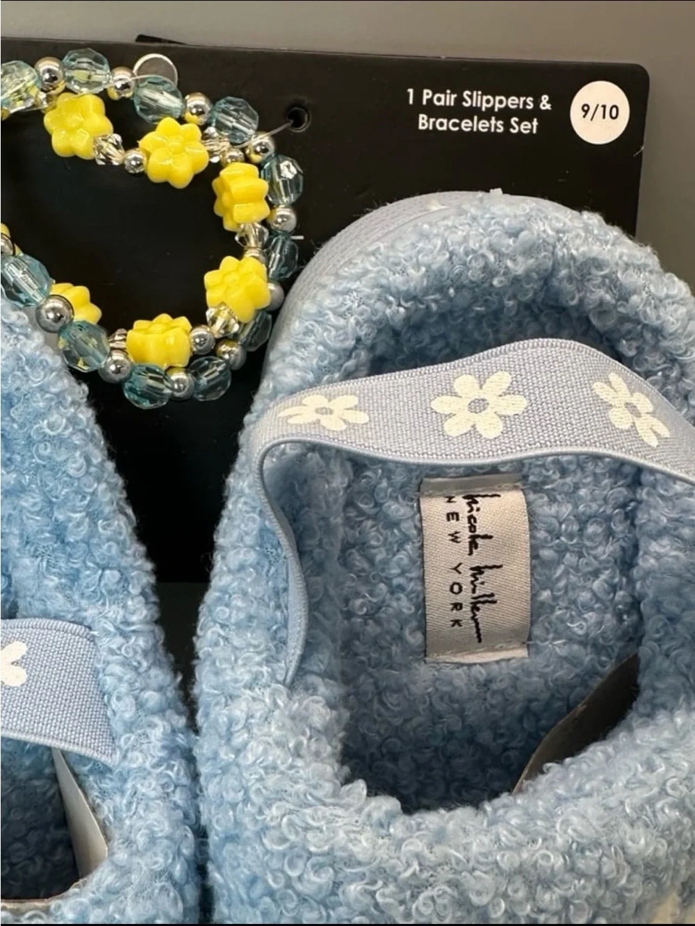 Nicole Miller Girls Blue Daisy Slippers & Bracelet Set size 9/10 NEW